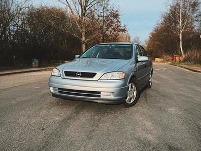 Gebraucht Opel Astra Edition 75 PS (55 kW) 1999 Silber Limousine