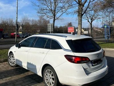 Weiß Gebraucht 2021 Opel Astra Business Edition Limousine | 7.300 €