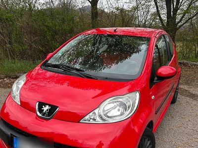 Gebraucht Peugeot 107 68 PS (50 kW) 2008 Rot Kleinwagen