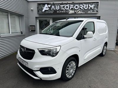 Gebraucht Opel Combo Edition 131 PS (96 kW) 2018 Weiß Van / Kleinbus