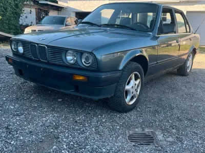 Gebraucht BMW 318 Basis 1990 Grau Limousine