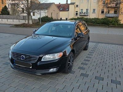 Second-hand Volvo V70 Momentum 215 CP (158 kW) 2013 Negru Break