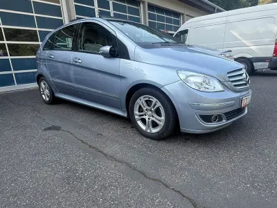Gebraucht Mercedes B200 136 PS (100 kW) 2006 Silber Van / Kleinbus