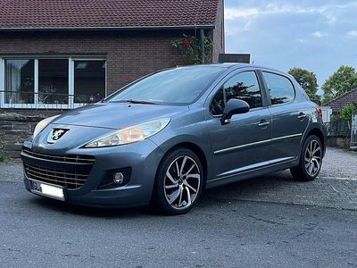Grau Gebraucht 2010 Peugeot 207 Urban Move Limousine | 3.900 € (Fairer Preis)