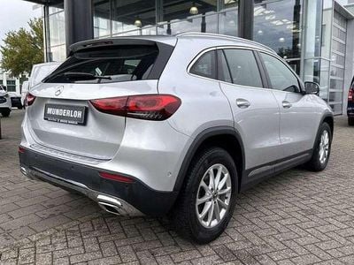 Usata Mercedes GLA200 Business 163 CV (119 kW) 2022 Argento SUV