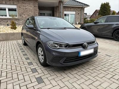 Gebraucht VW Polo 95 PS (69 kW) 2024 Grau Kleinwagen