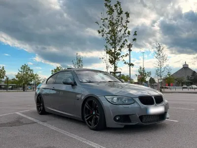 Gebraucht BMW 330 M Sport 180 PS (132 kW) 2010 Grau Coupé