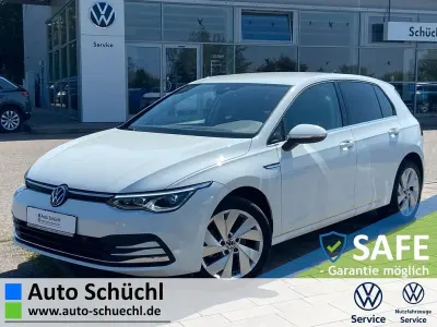 Gebraucht VW Golf VIII Active 131 PS (96 kW) 2024 Weiß Limousine