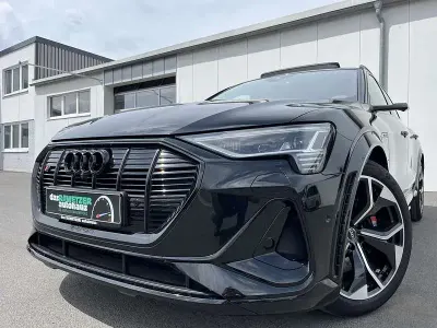 Gebraucht Audi e-tron Sport 369 kW (503 PS) 2022 Mythosschwarz SUV
