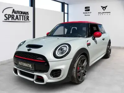 Używany Mini John Cooper Works 231 KM (169 kW) 2018 Biały Hatchback
