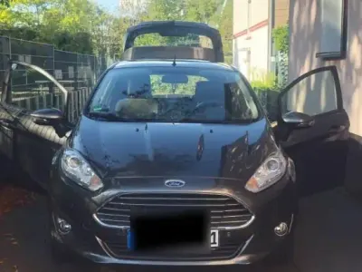 Gebraucht Ford Fiesta 101 PS (74 kW) 2015 Grau Kleinwagen