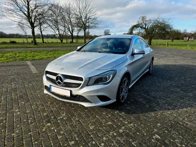 Gebraucht Mercedes CLA200 Business 156 PS (114 kW) 2016 Silber Coupé