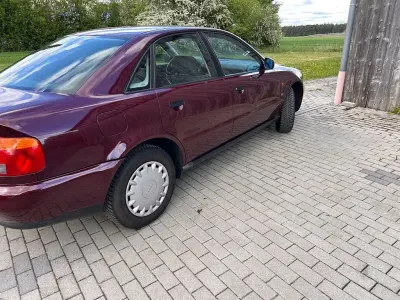 Brugt Audi A4 101 HK (74 kW) 1995 Rød Sedan