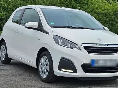 Gebraucht Peugeot 108 Active 69 PS (50 kW) 2014 Weiß Limousine