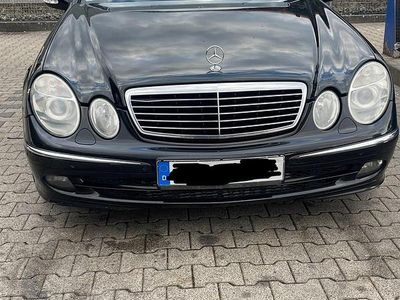 Mercedes E320