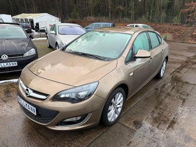 Gebraucht Opel Astra 140 PS (102 kW) 2013 Limousine
