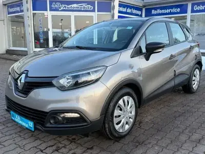 Używany Renault Captur Expression 90 KM (66 kW) 2014 Srebrny SUV