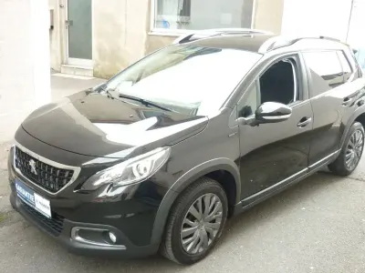 Gebraucht Peugeot 2008 Signature Sky 114 PS (83 kW) 2019 Schwarz SUV
