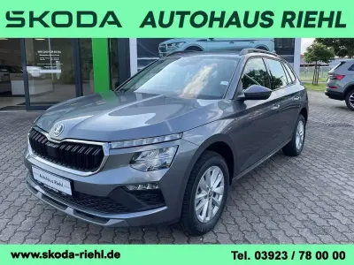 Neu Skoda Kamiq Selection 116 PS (85 kW) 2025 Graphitegrau metallic SUV