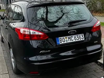 Gebraucht Ford Focus 125 PS (91 kW) 2014 Schwarz Kombi