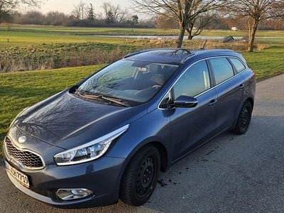 Gebraucht Kia Ceed Sportswagon 100 PS (73 kW) 2013 Blau Kombi
