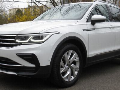 gebraucht VW Tiguan 2.0 Elegance DSG Navi+Pano+LED+Lenk SHZ+DAB+