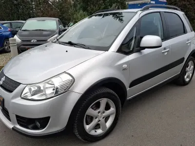 Usata Suzuki SX4 Club 120 CV (88 kW) 2007 Argento SUV