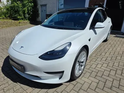 Usado Tesla Model 3 RWD 208 kW (283 CV) 2022 Blanco Berlina