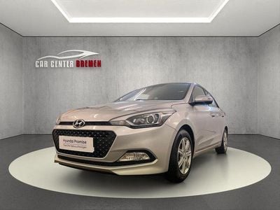 Gebraucht Hyundai i20 Trend 84 PS (61 kW) 2015 Silber Limousine
