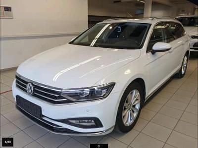 gebraucht VW Passat Var.Elegance 4Motion/AHK/Pano/Standhz/Kam