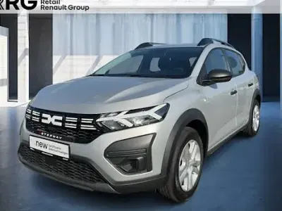 Usata Dacia Sandero Essentiel 122 CV (89 kW) 2024 Argento Berlina