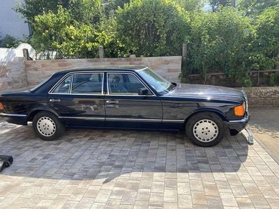 Schwarz Gebraucht 1989 Mercedes 300 Limousine | 11.999 €
