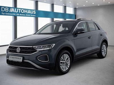 Second-hand VW T-Roc Life 110 CP (80 kW) 2024 Albastru SUV