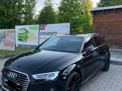 Gebraucht Audi e-tron Comfort 110 kW (150 PS) 2018 Schwarz SUV