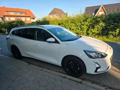 Gebraucht Ford Focus 125 PS (91 kW) 2020 Weiß Kombi