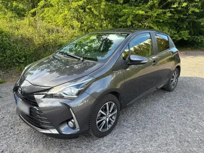 Gebraucht Toyota Yaris Club 111 PS (81 kW) 2020 Grau Kleinwagen