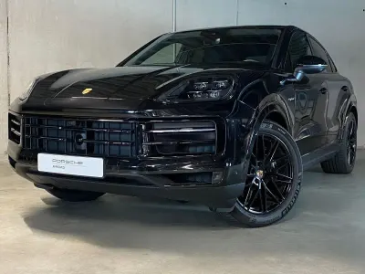 Gebraucht Porsche Cayenne E-Hybrid Coupe 470 PS (345 kW) 2025 Chromitschwarzmetallic SUV
