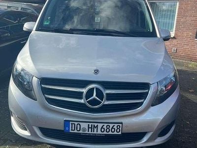 Mercedes V220