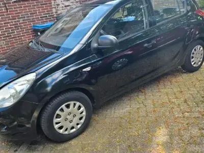 Gebraucht Hyundai i20 78 PS (57 kW) 2010 Schwarz Kleinwagen