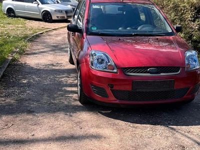 Gebraucht Ford Fiesta 80 PS (58 kW) 2007 Rot Kleinwagen