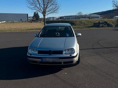 Gebraucht VW Golf IV 75 PS (55 kW) 2001 Silber Kleinwagen