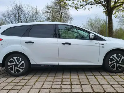 Gebraucht Ford Focus 120 PS (88 kW) 2015 Weiß Kombi