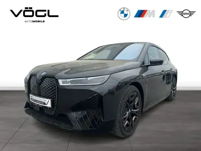 Gebraucht BMW iX Sport Line 384 kW (523 PS) 2023 Sophistograu brillanteffekt SUV