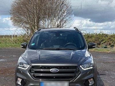 Gebraucht Ford Kuga ST-Line 150 PS (110 kW) 2019 Grau SUV