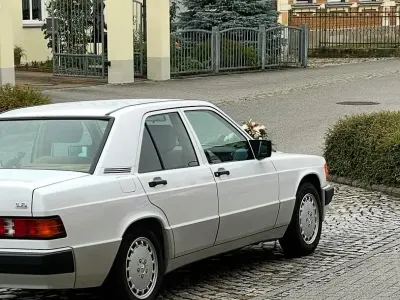 Gebraucht Mercedes 190 109 PS (80 kW) 1991 Weiß Limousine