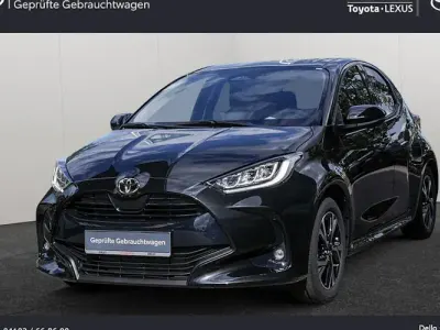 Neu Toyota Yaris Hybrid 116 PS (85 kW) 2025 Schwarz Limousine