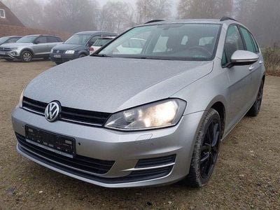Silber Gebraucht 2015 VW Golf VII Trendline Kombi | 8.900 € (Guter Preis)
