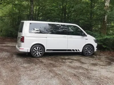 Gebraucht VW Multivan Sport 204 PS (150 kW) 2017 Weiß Van / Kleinbus