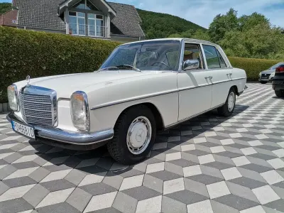 Gebraucht Mercedes 240 75 PS (55 kW) 1974 Beige Limousine