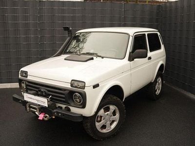 Gebraucht Lada Taiga 83 PS (61 kW) 2017 Weiß SUV